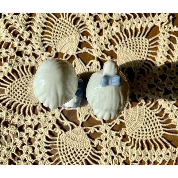 LEGO JAPAN PORCELAIN Boy Girl Figurines - Blue White - Praying - Reading - 1960s - Picture 4 of 8